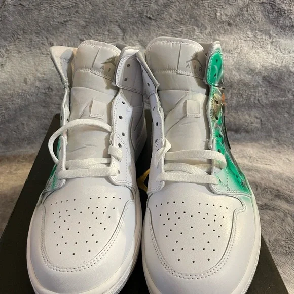 Nike Air Jordan 1 Mid White Wolf Grey Isaiah Thomas Boston Celtics Size 12 Ds Jordan 1 Mid White Wolf Grey for Sale | Authenticity  main image 2